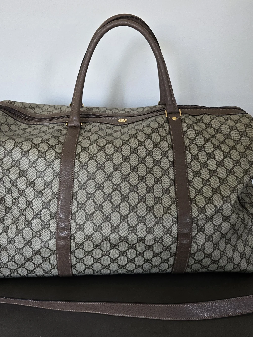 Gucci Brown GG Supreme Canvas Duffle Bag Size 55 With Strap